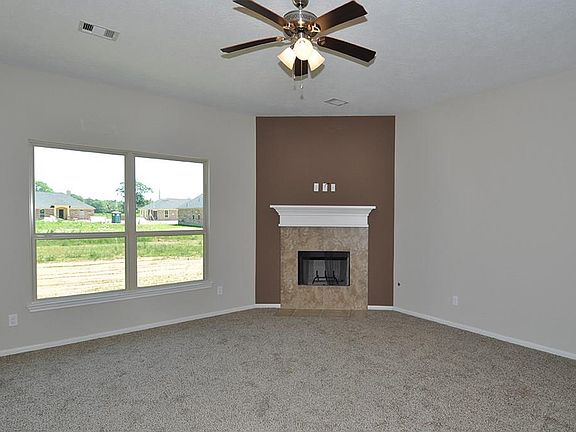 5th image of 110 Dorothy Dr