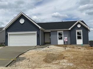 525 Lakewood Dr, Moscow Mills, MO 63362