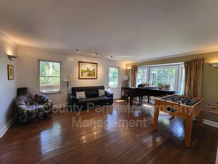 363 Indian Hills Trl — Photo 3