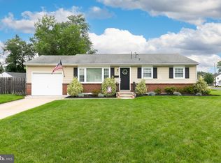 17 Heritage Rd, Marlton, NJ 08053