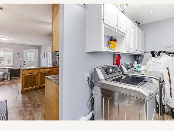 5th image of 120 W 9th St