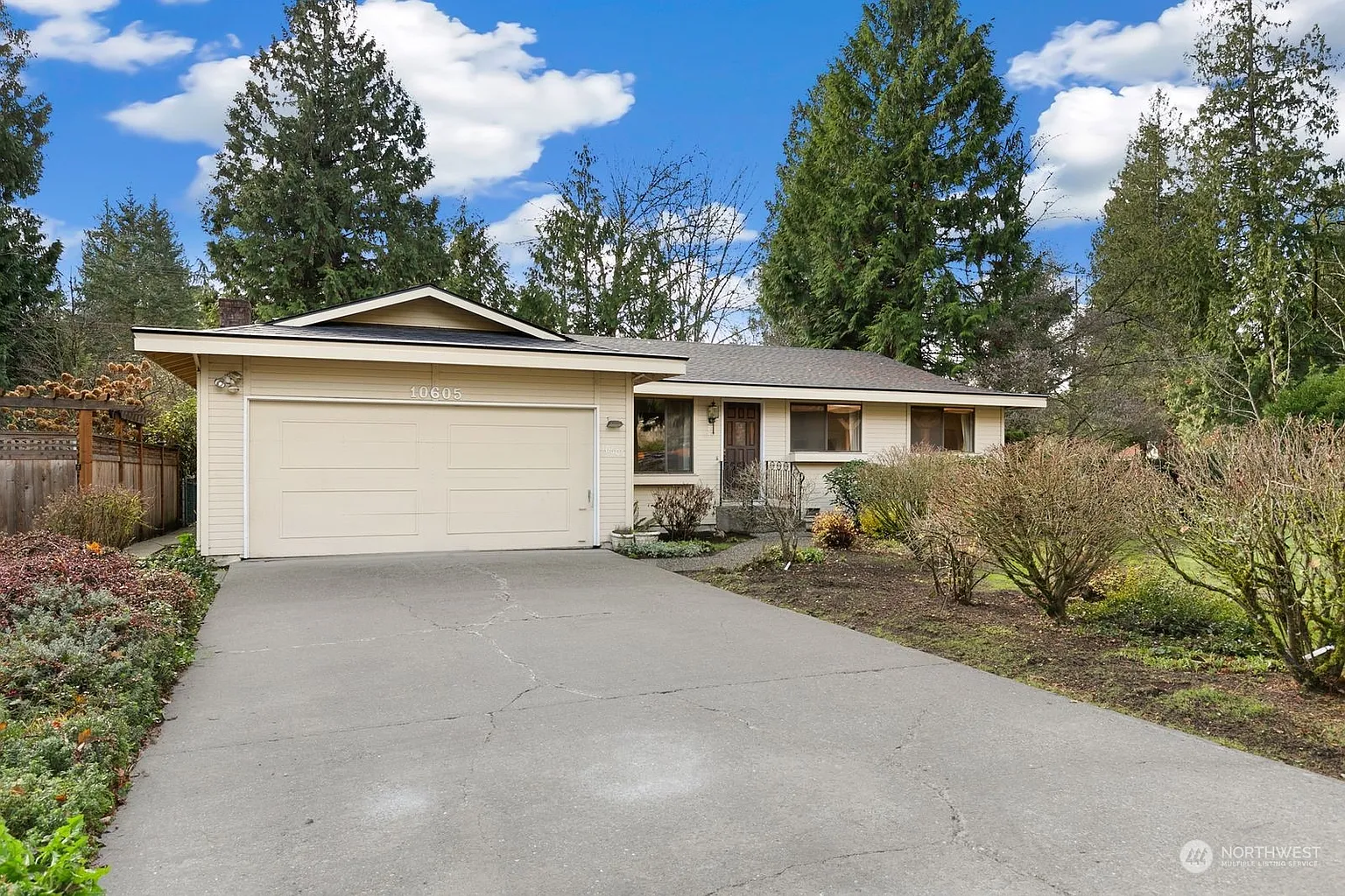 10605 NE 146th Street photo 1