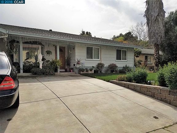 3rd image of 107 Castlewood Dr