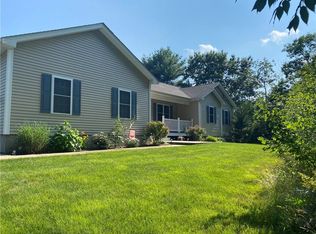 145 Peckham Ln, Coventry, RI 02816