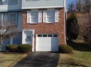 25 Shadow Dr, Pittsburgh, PA