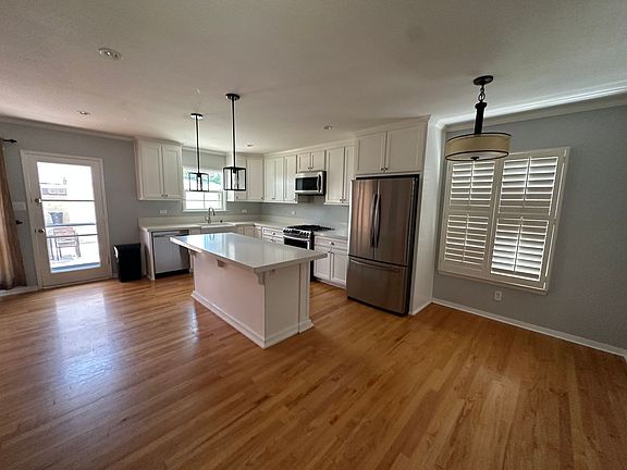 3rd image of 3126 San Anseline Ave