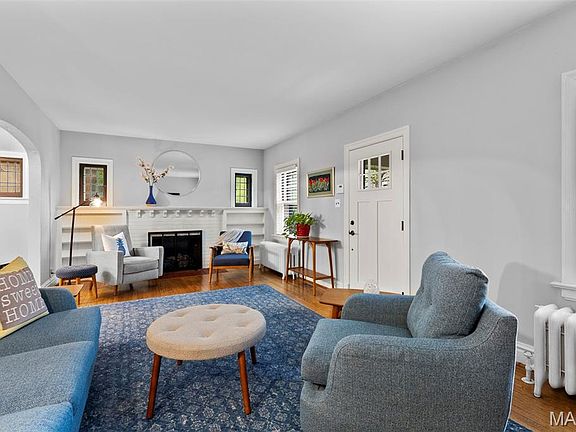 3rd image of 7567 Stanford Ave