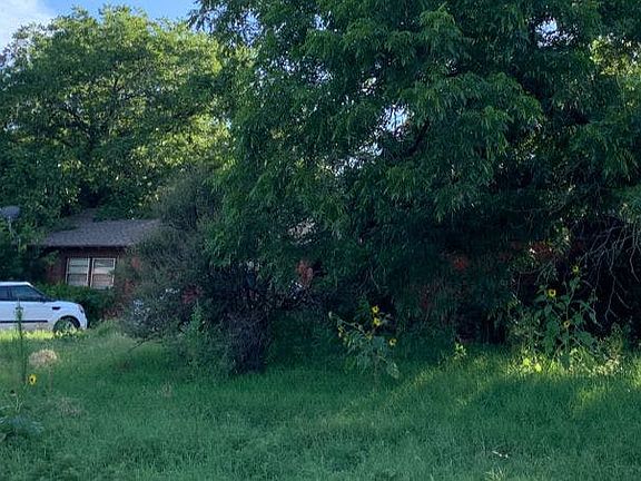 2nd image of 964 Westwood Dr