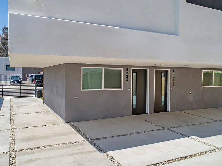 5221 1/2 Cleon Ave — Photo 3