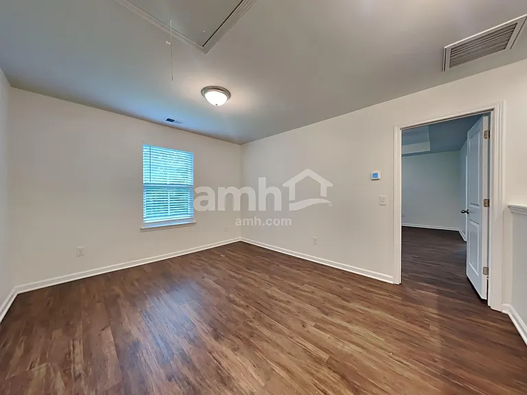 1360 Hermitage Ln — Photo 19