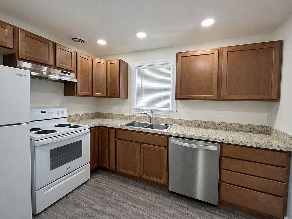 1st image of 938 Cherry St #201