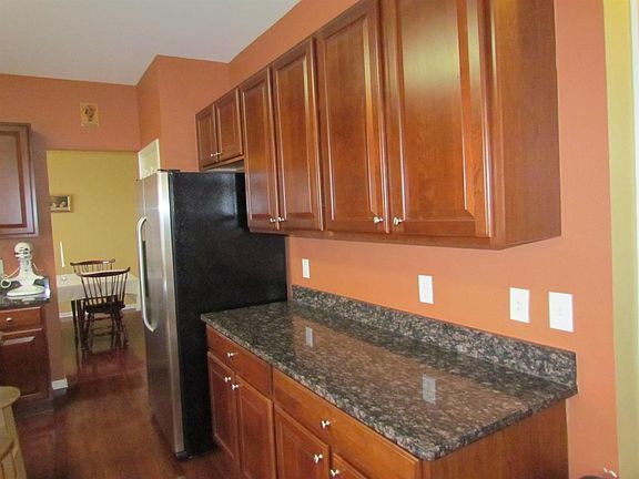 4th image of 7941 Hallie Dr