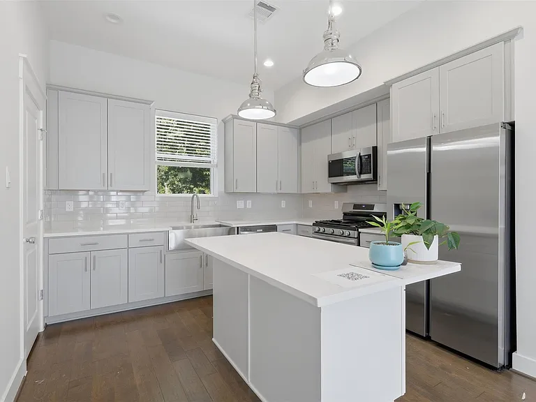 5305 Donovan Gardens Ln — Photo 31