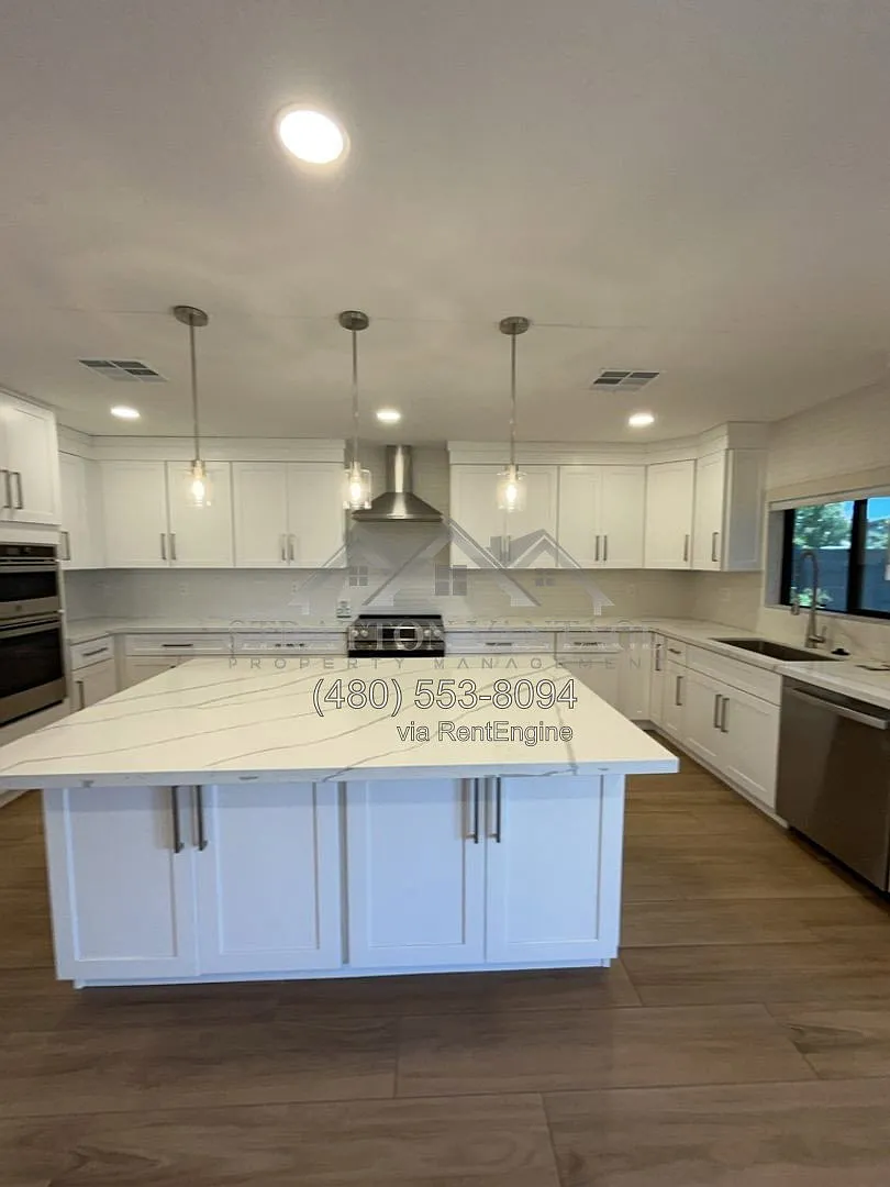 4 bed, 3.0 bath, 1830 sqft, $3,250 — Photo 2