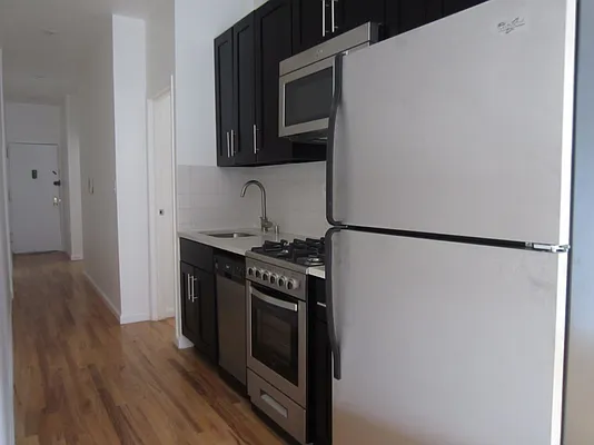 Rented by Bohemia Realty Group | media 19