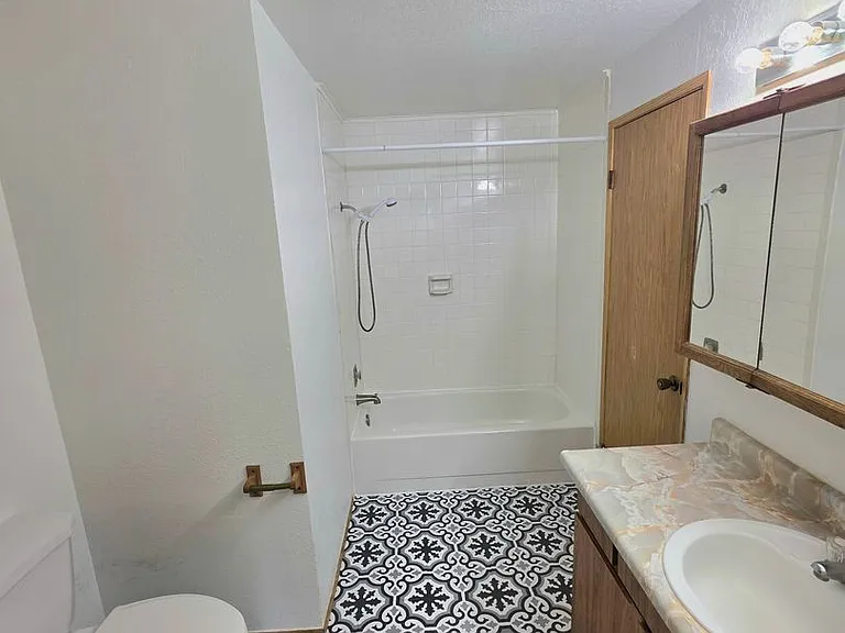 1150 Sunset Blvd NE #116 — Photo 5