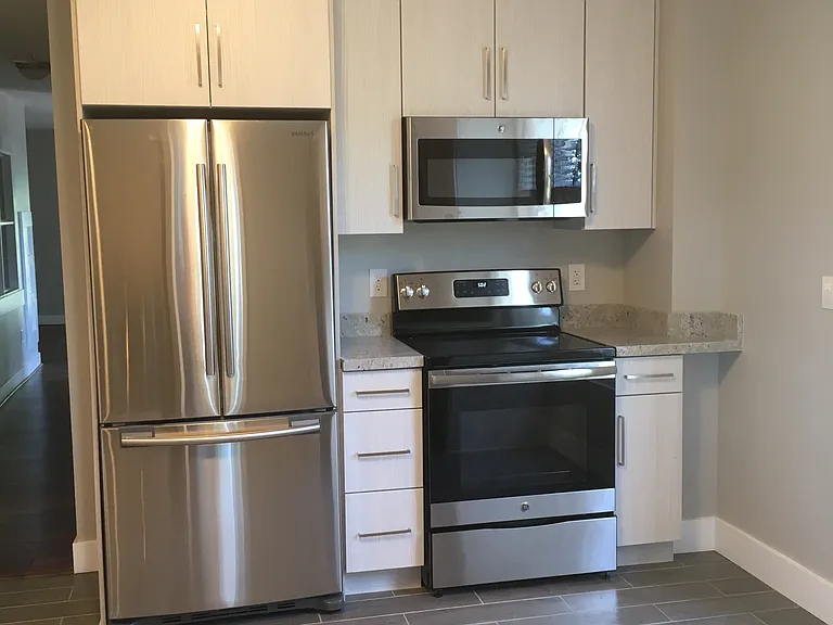 301 N Almond St — Photo 23