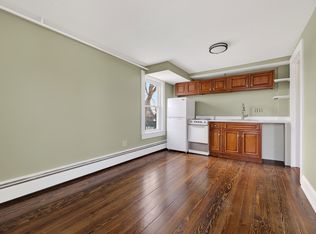 28 Park Ave APT 2C, Wakefield, RI 02879