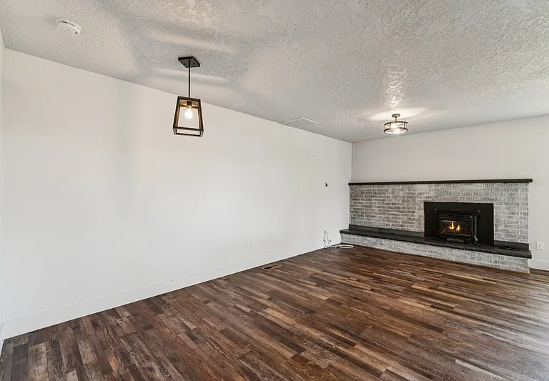 10996 Willis Rd — Photo 21