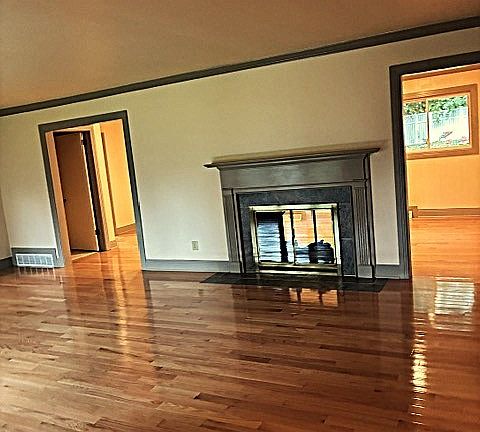 2nd image of 303 Somerset Rd
