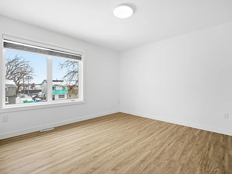 2 Villeneuve Blvd — Photo 9