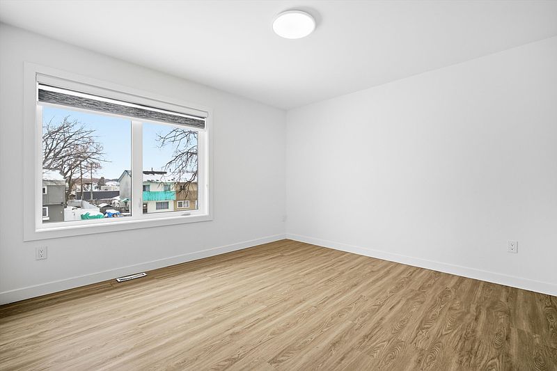 Winnipeg Apartment for rent - 3 Bedrooms — photo 8