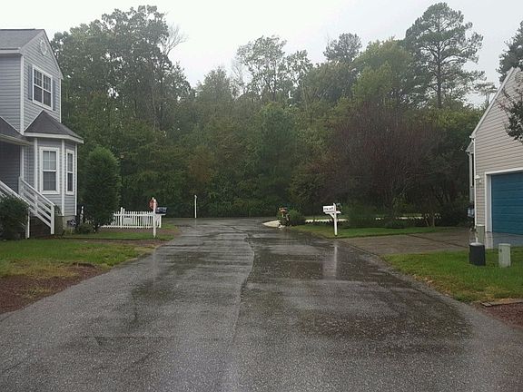 5th image of 172 Monterray Ave