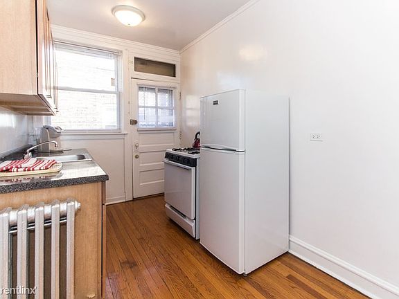 5th image of 1604 W Berteau Ave #1606-3G