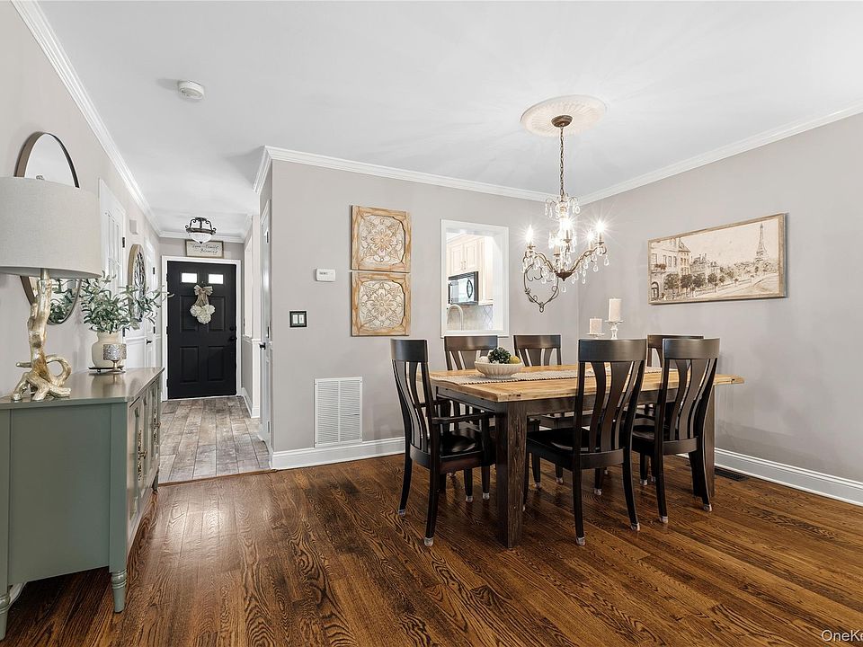 1st image of 204 Twin Brook Court