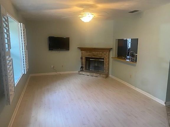 2nd image of 2044 Gardenbrook Ln