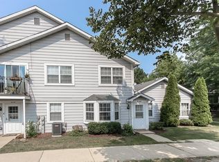 436 N Cambridge Dr, Palatine, IL 60067