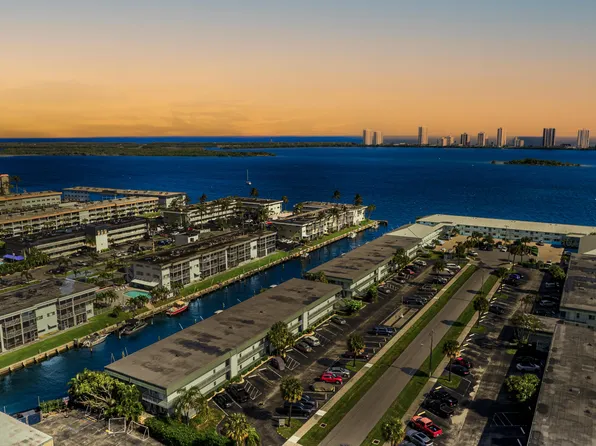 101 Doolen Court #201, North Palm Beach, FL 33408