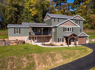 2423 Schoolhouse Rd, Middletown, PA 17057