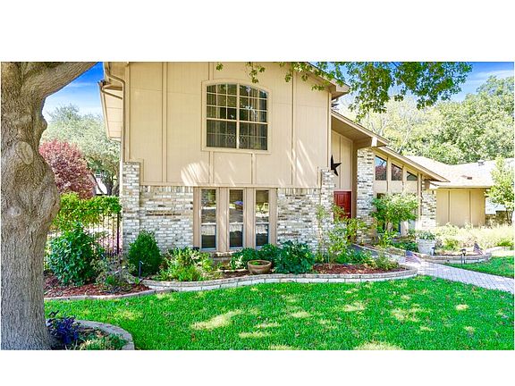 5th image of 3305 Carriage Ln