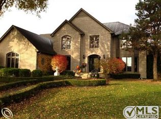 3485 Gresham Dr, Troy, MI