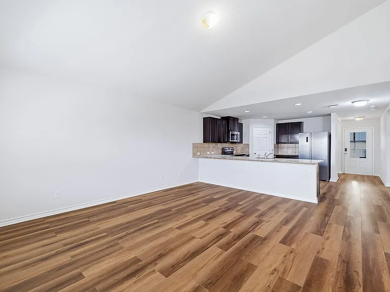 2818 Davis Trce — Photo 9