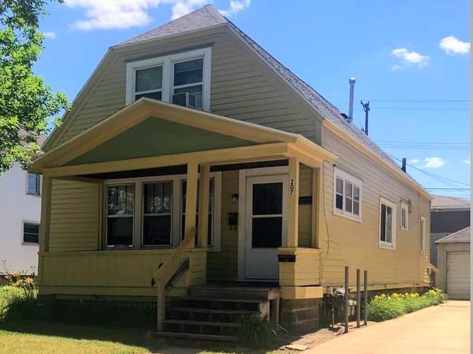 1st image of 207 E 4th St #1