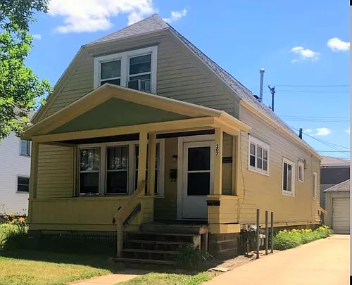 207 E 4th St #1 Photo 1