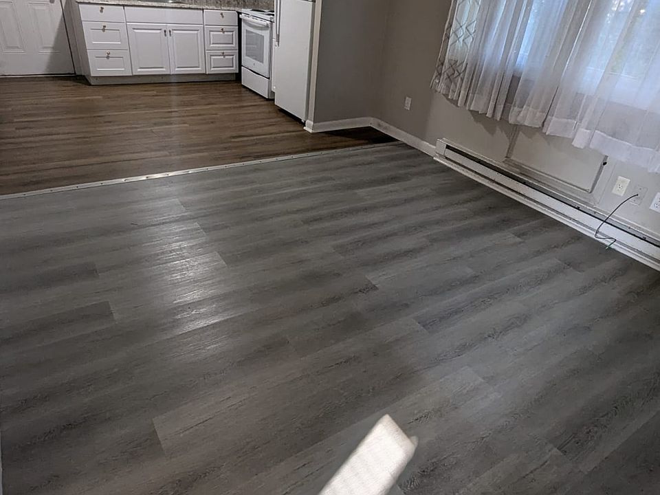 2nd image of 470 Main St #1RR