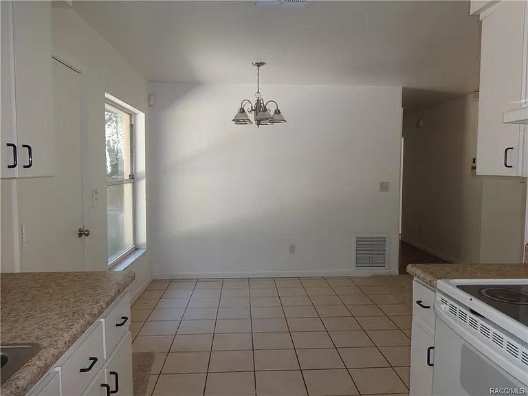 3279 E Kennedy St — Photo 10
