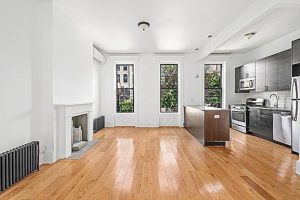 1st image of 129 Chauncey St APT 2