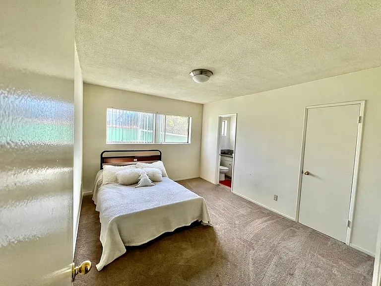 7529 Lexington Ave #1A — Photo 2