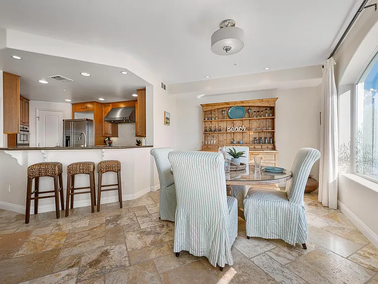 255 La Paloma — Photo 15