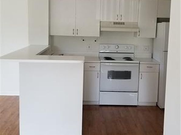 12148 Saint Andrews Pl APT 201