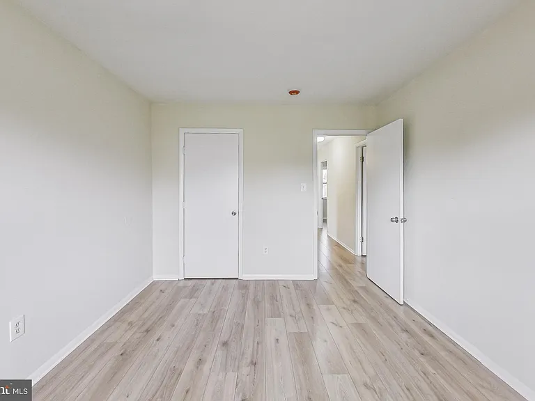 6403 Entwood Ct — Photo 29