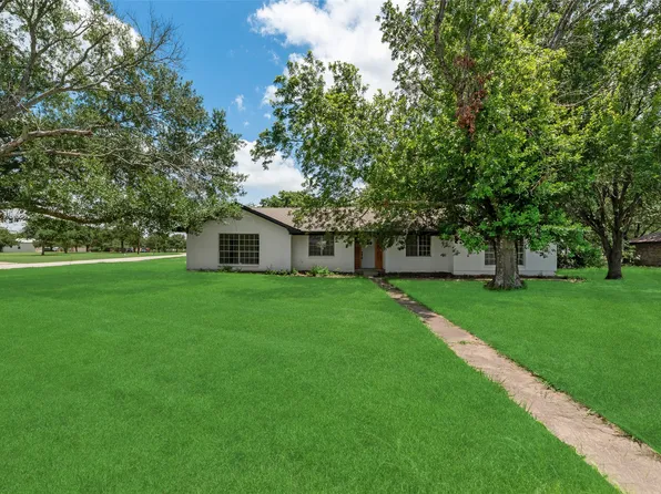906 Mesquite Ln, Mexia, TX 76667