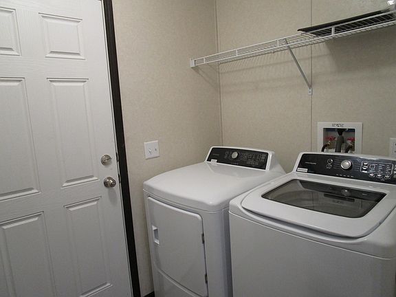 3rd image of 4047 Hickory Trl E