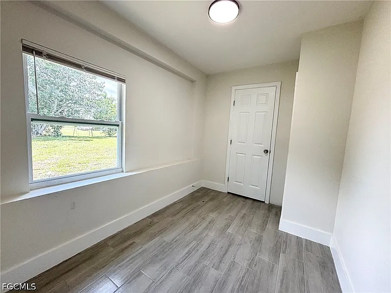 559 Wood Ave — Photo 15