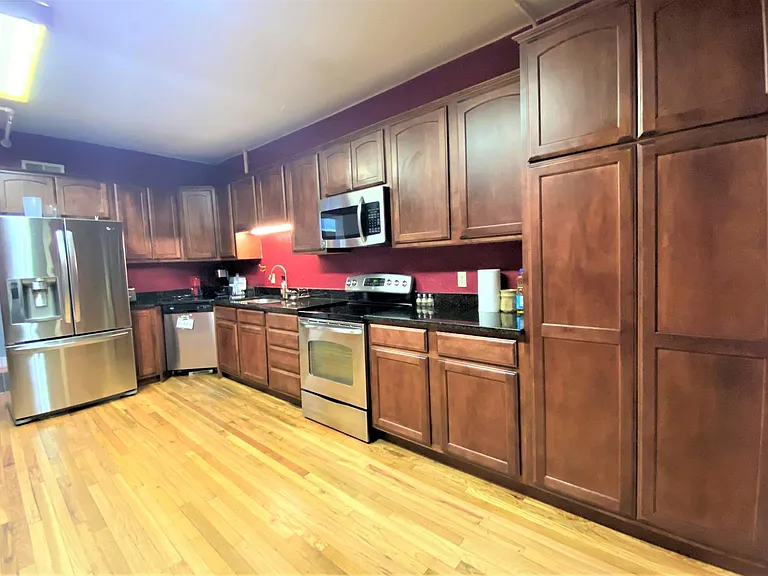 252 Linden St #A — Photo 9