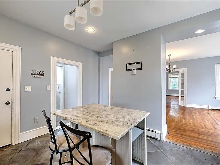 16 Duncan Ave #1 — Photo 4